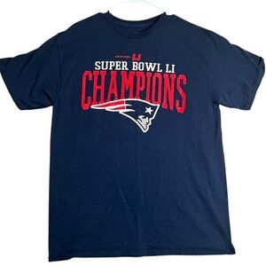Majestic T-Shirt‎ Men's Large Super Bowl Li England Patriots Champions Blue